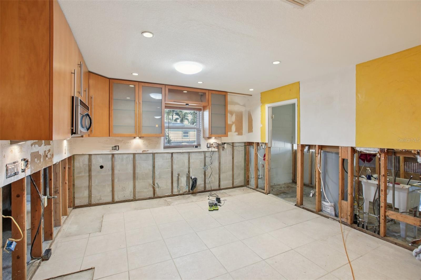 TB8428623 Property Photo