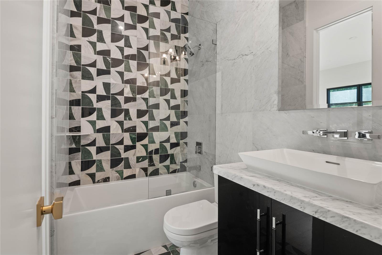 O6345085 Property Photo