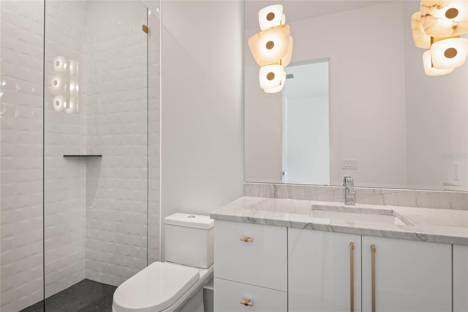 O6345085 Property Photo