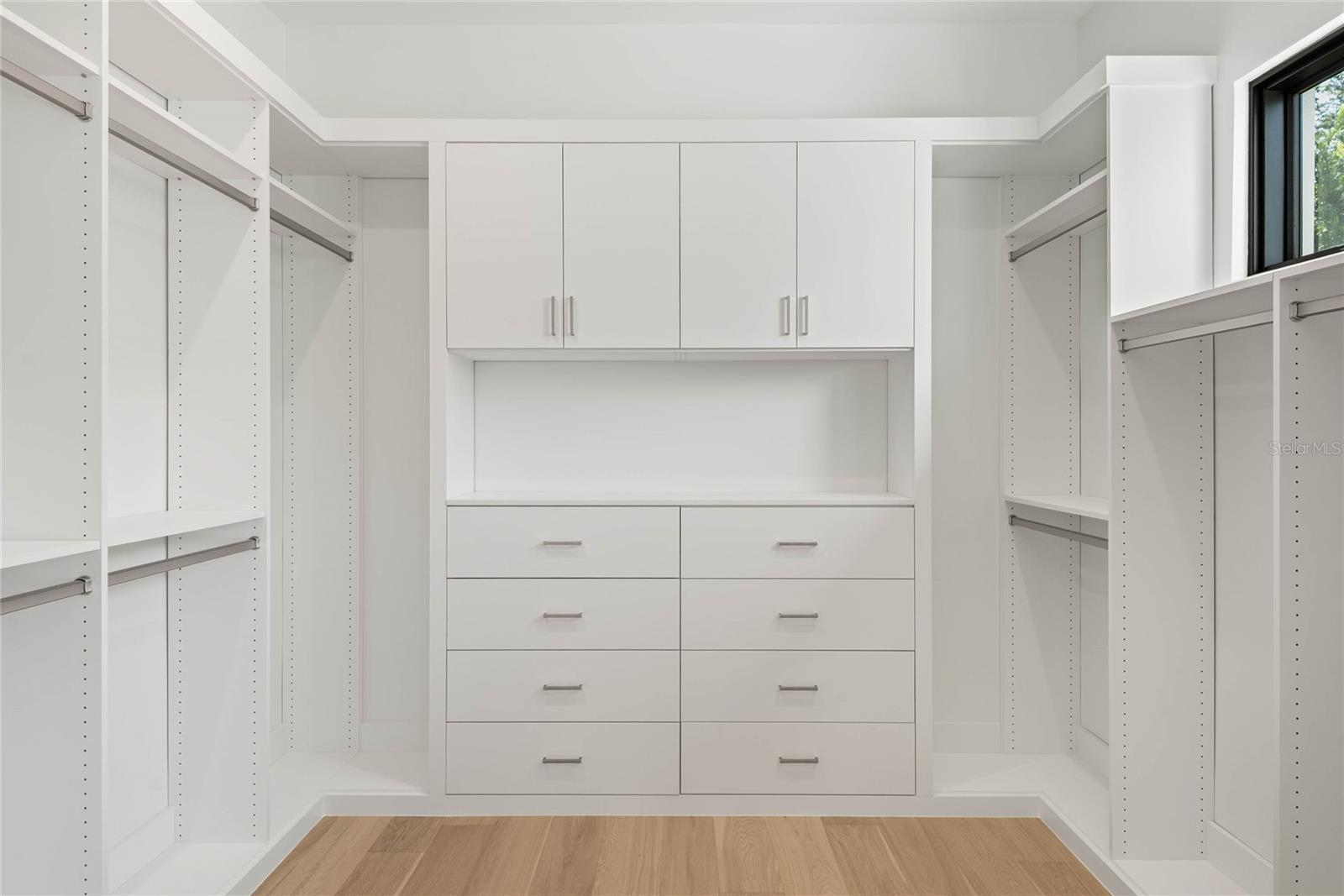 O6345085 Property Photo