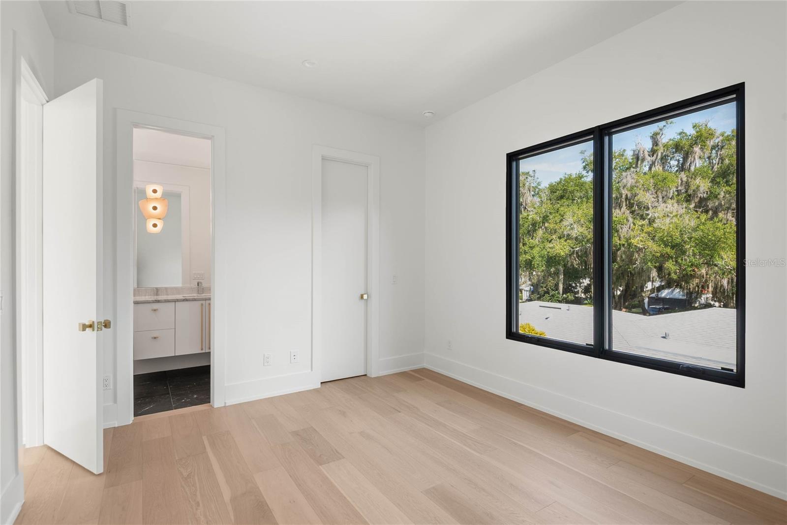 O6345085 Property Photo