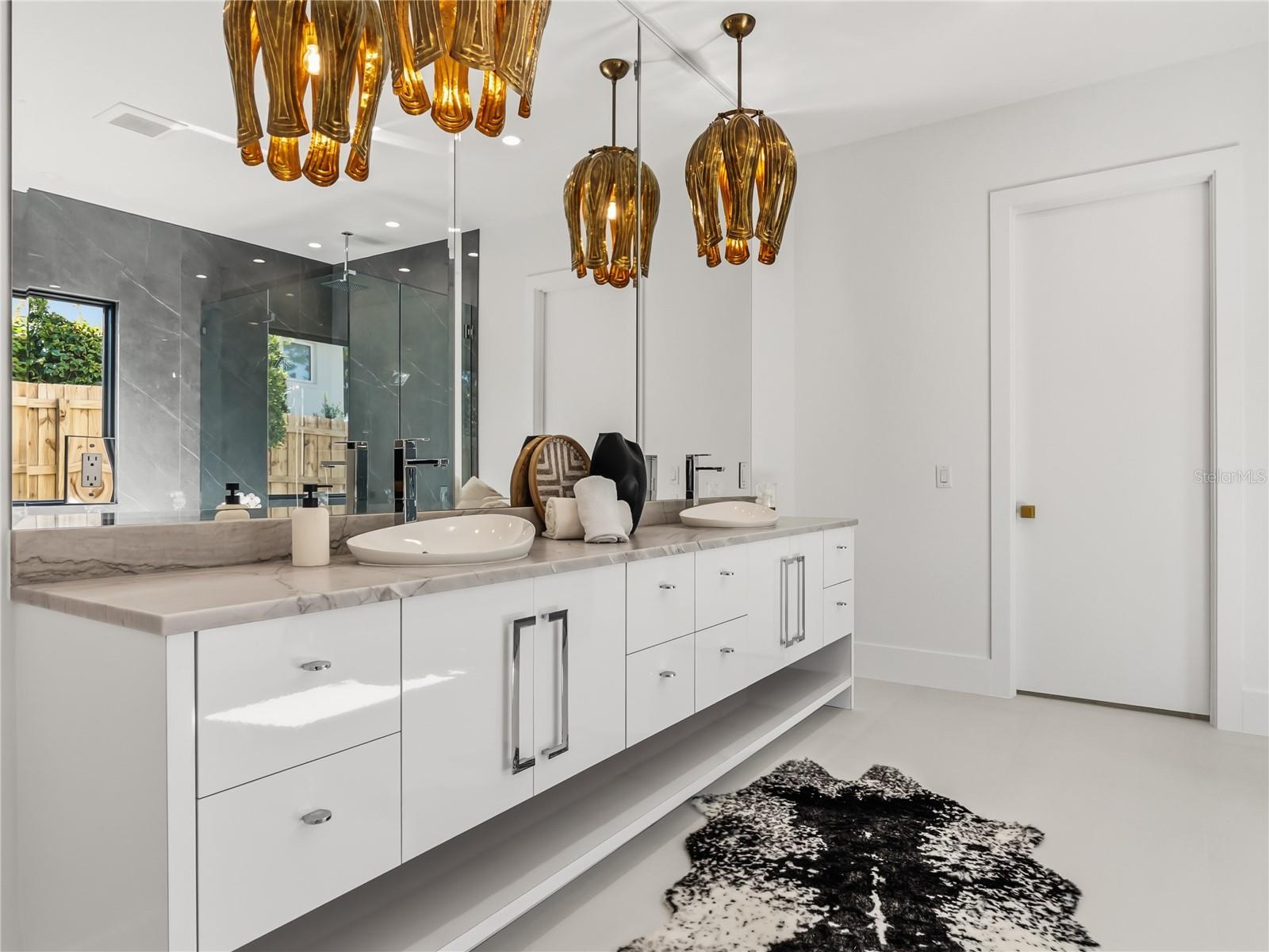 O6345085 Property Photo