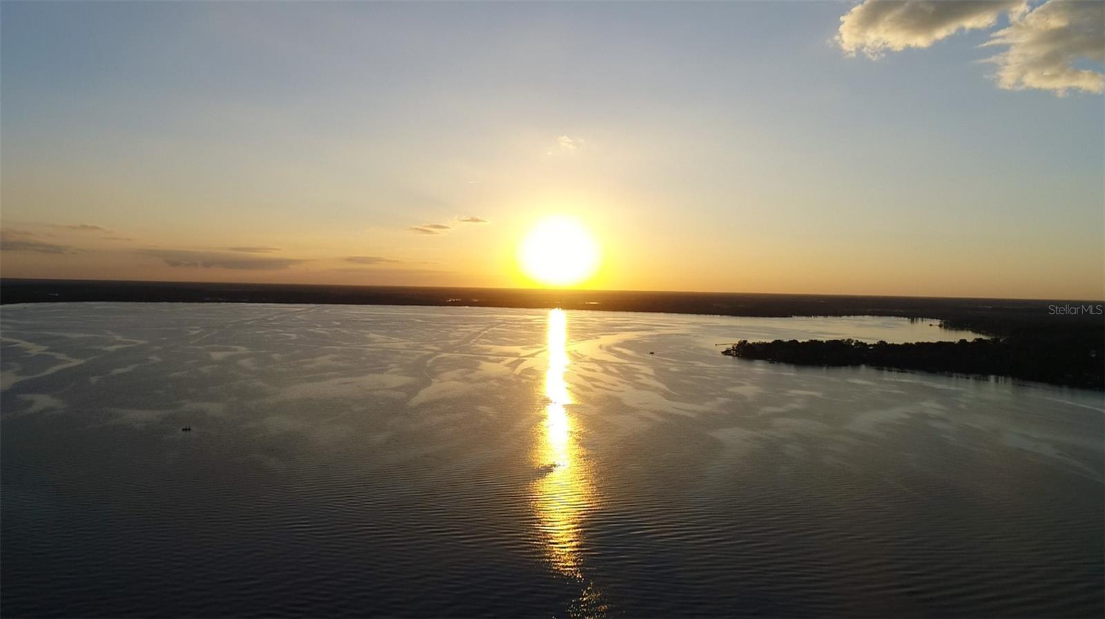 238 E LAKESHORE DR, CLERMONT, FL, 34711