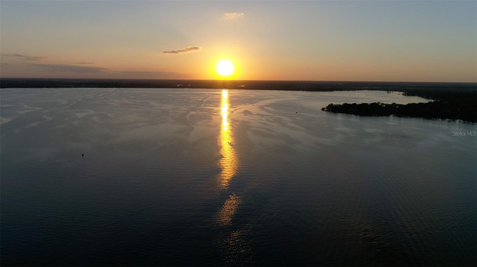 238 E LAKESHORE DR, CLERMONT, FL, 34711