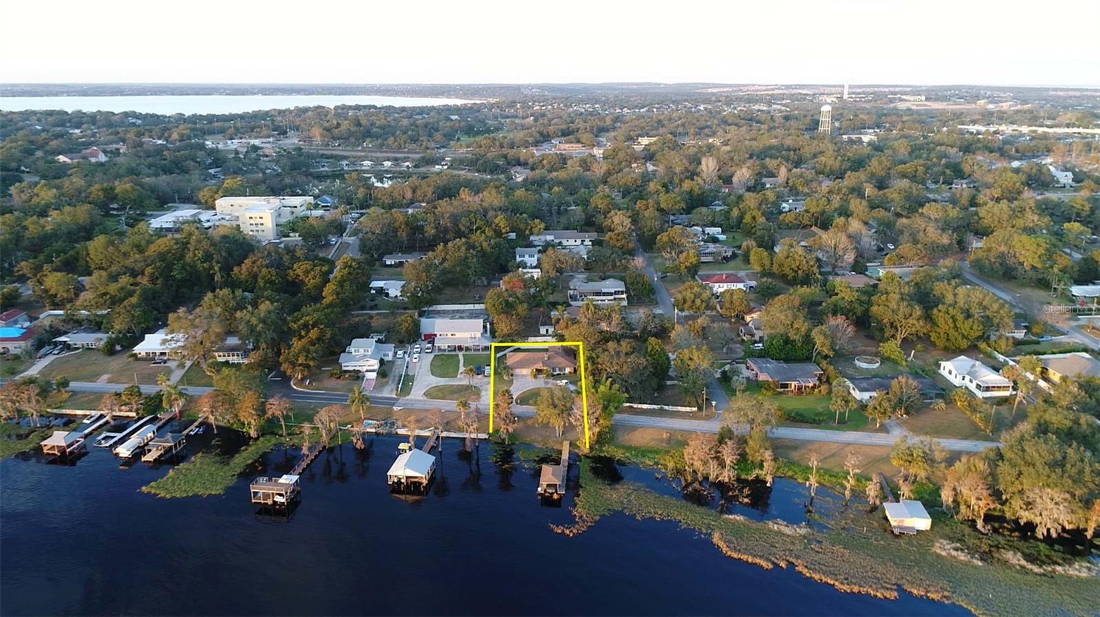 238 E LAKESHORE DR, CLERMONT, FL, 34711