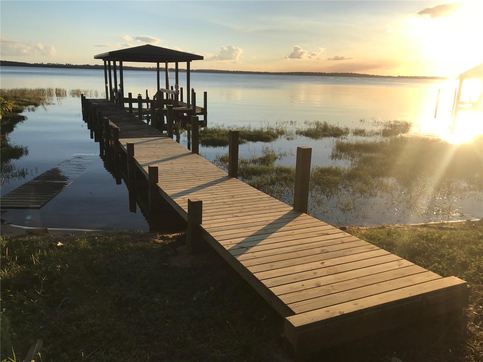 238 E LAKESHORE DR, CLERMONT, FL, 34711