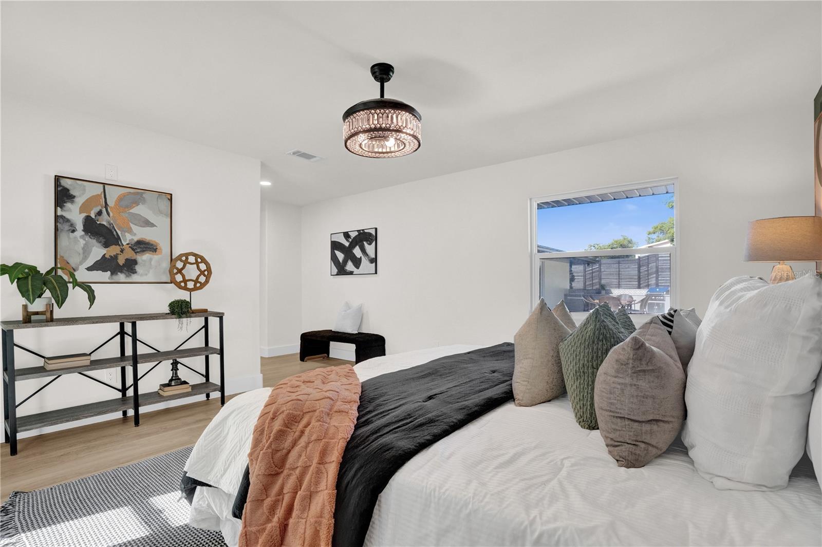 238 E LAKESHORE DR, CLERMONT, FL, 34711