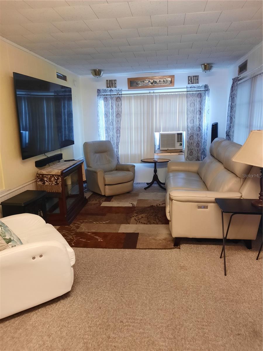 O6345182 Property Photo