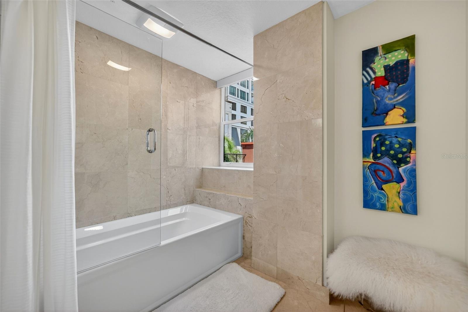 A4665421 Property Photo