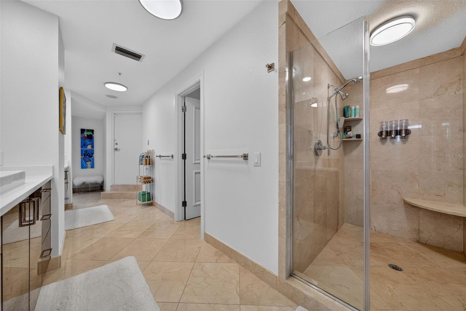 A4665421 Property Photo