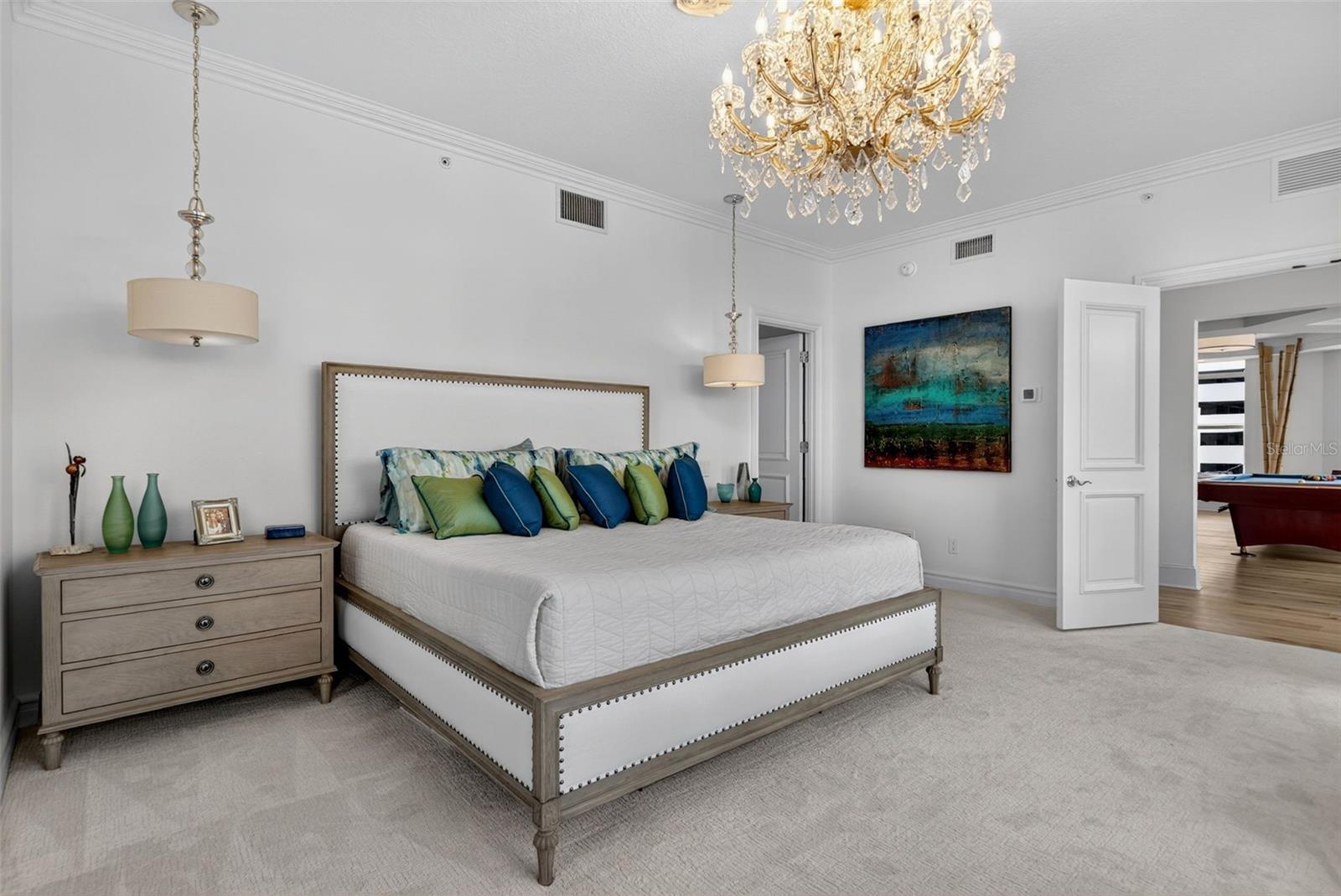 A4665421 Property Photo