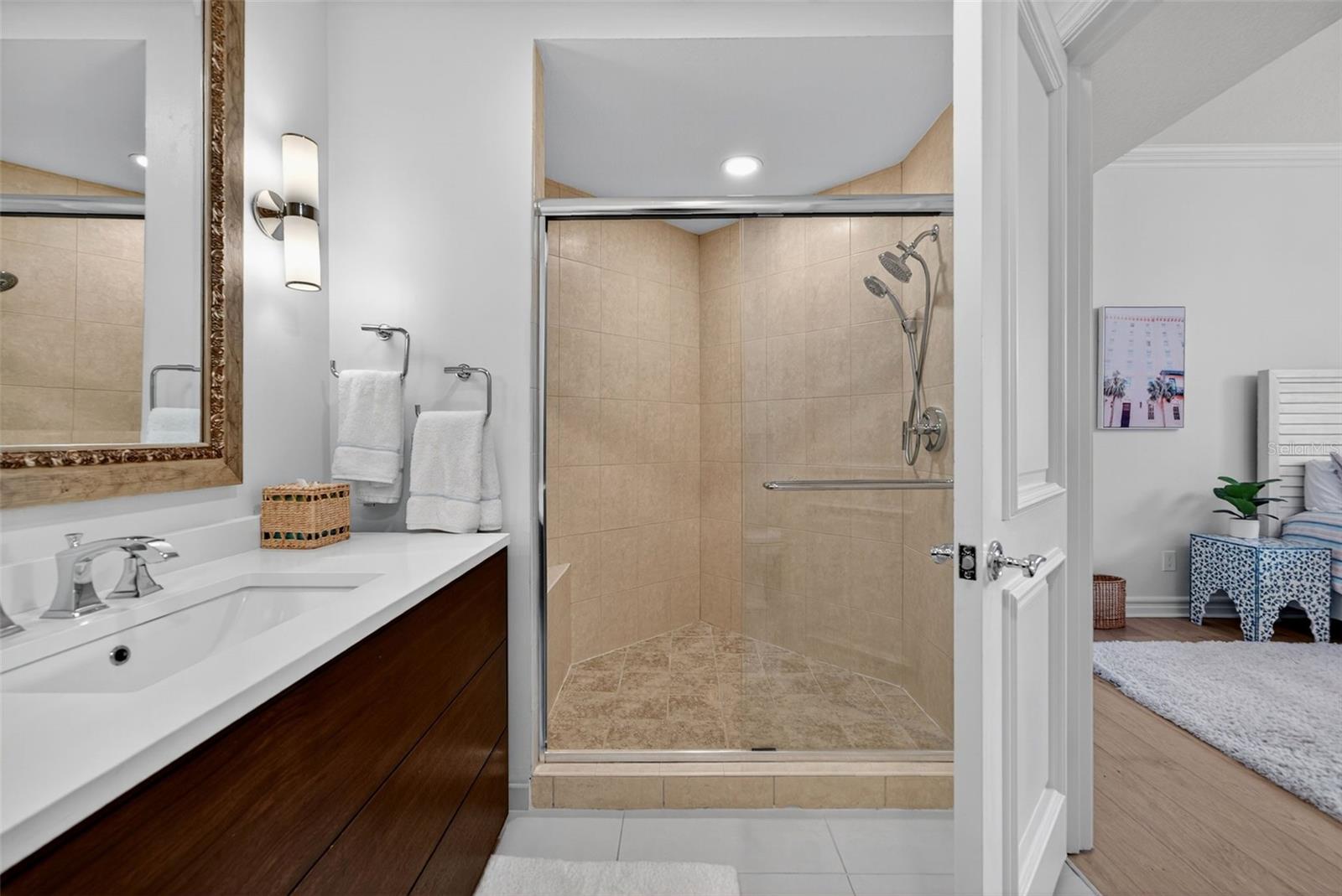 A4665421 Property Photo