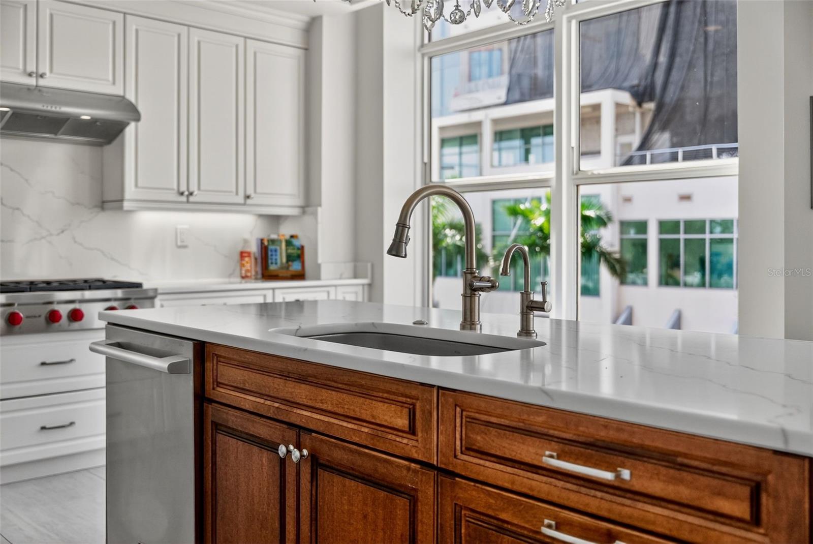 A4665421 Property Photo