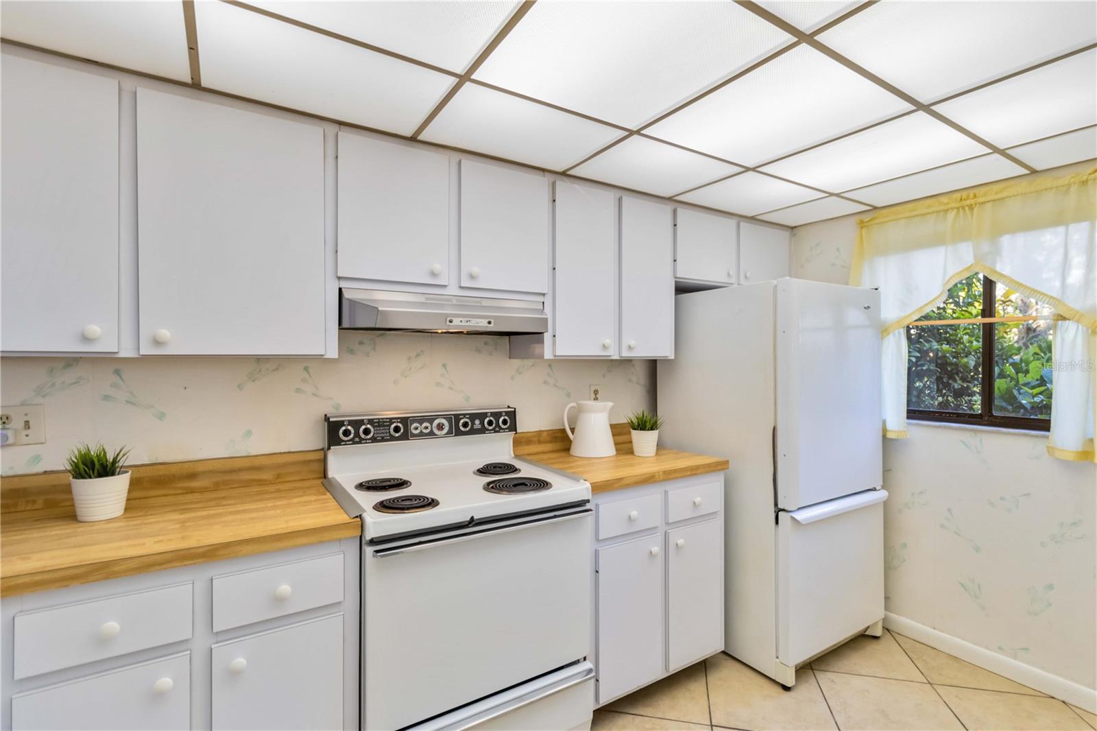 A4665429 Property Photo