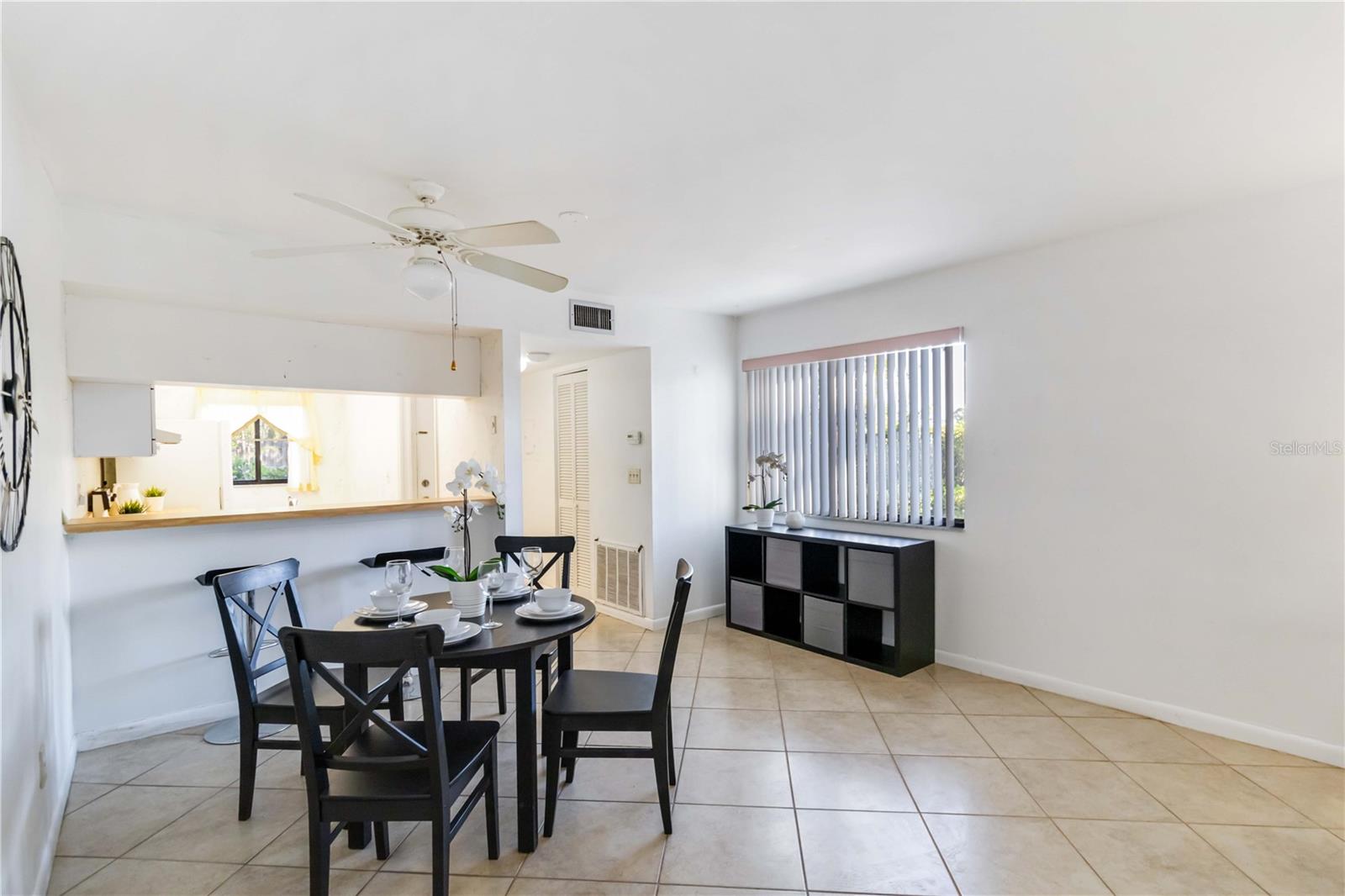 A4665429 Property Photo