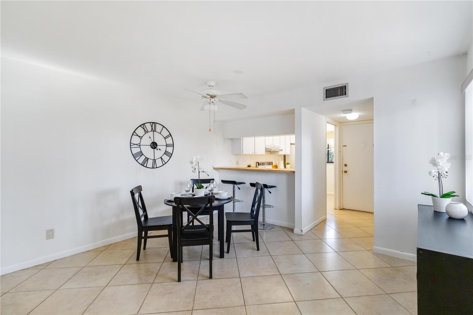 A4665429 Property Photo