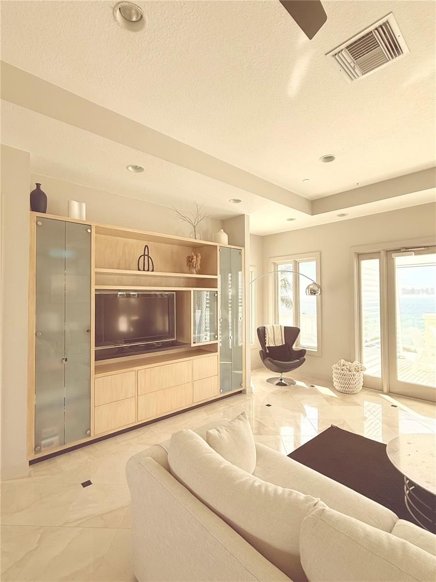 A4665431 Property Photo