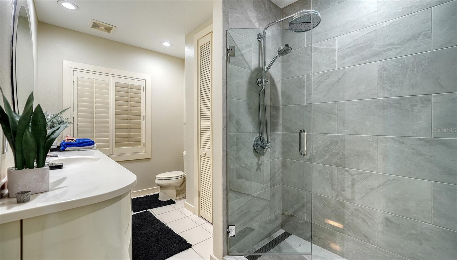 A4665431 Property Photo