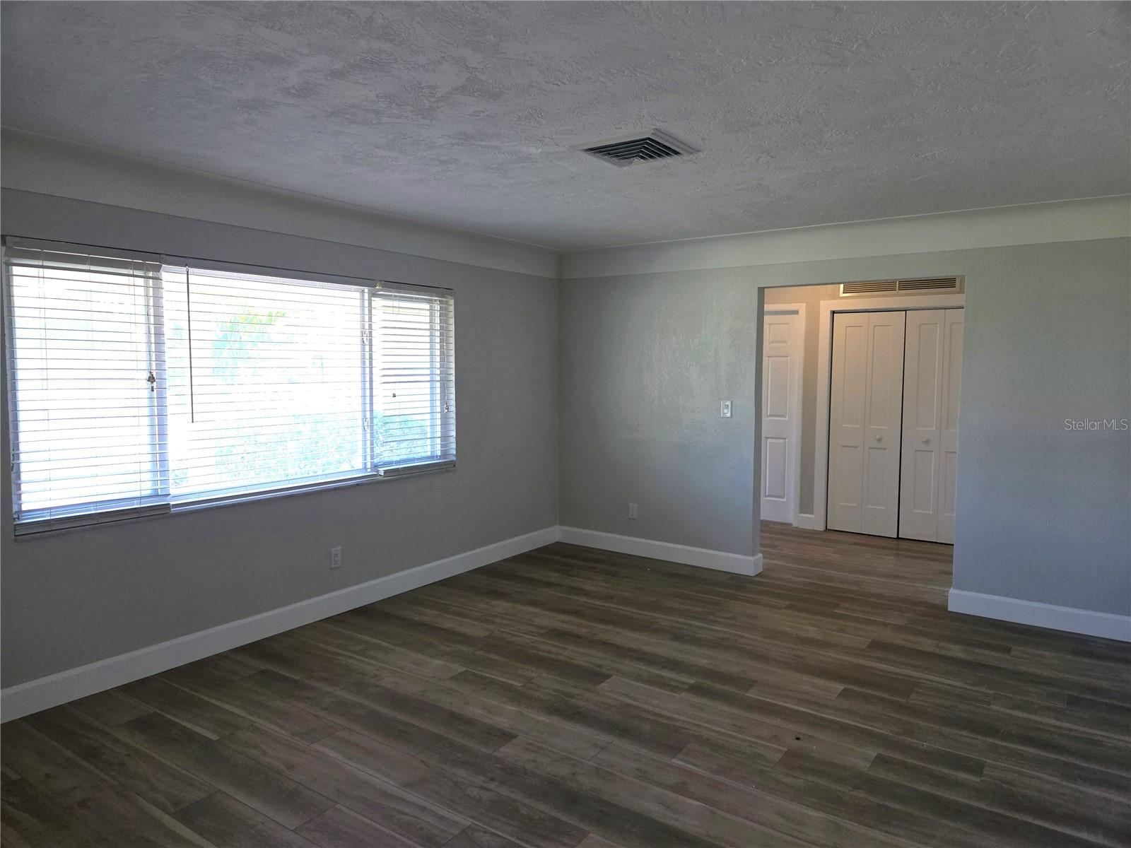 2053 MICHIGAN AVE NE, ST PETERSBURG, FL, 33703