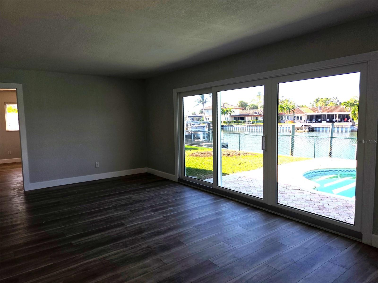 2053 MICHIGAN AVE NE, ST PETERSBURG, FL, 33703