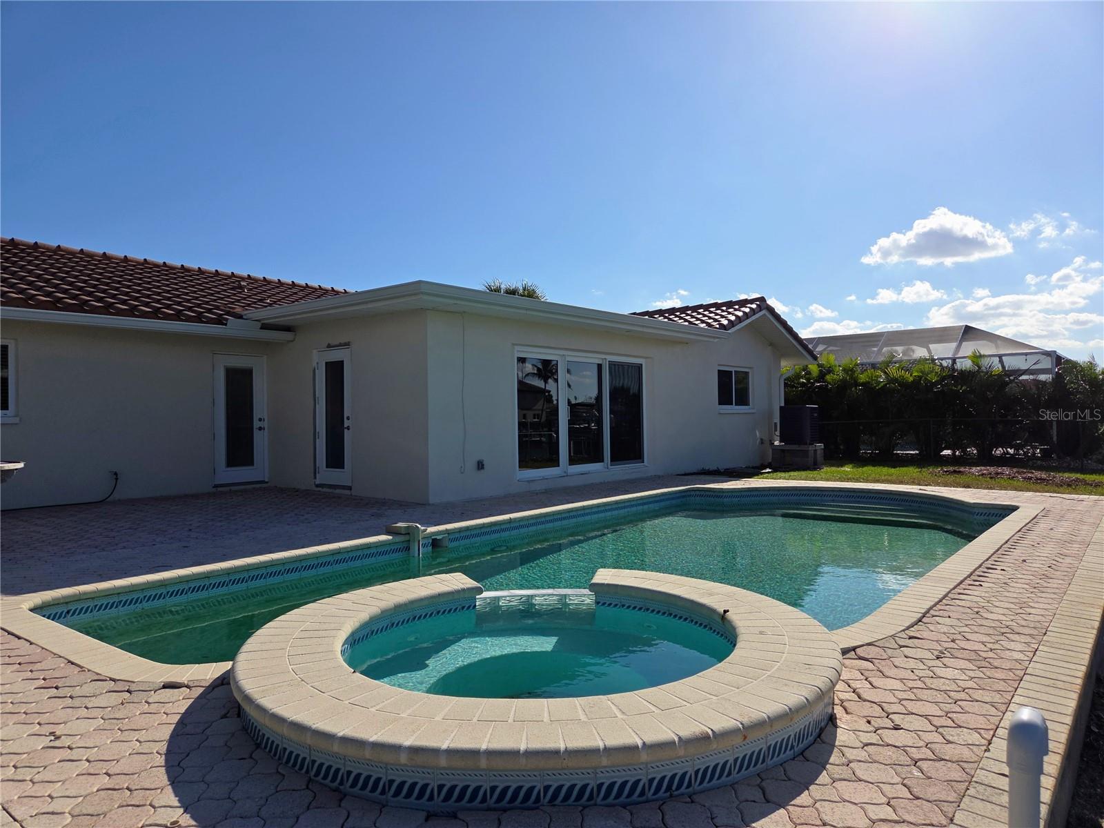 2053 MICHIGAN AVE NE, ST PETERSBURG, FL, 33703