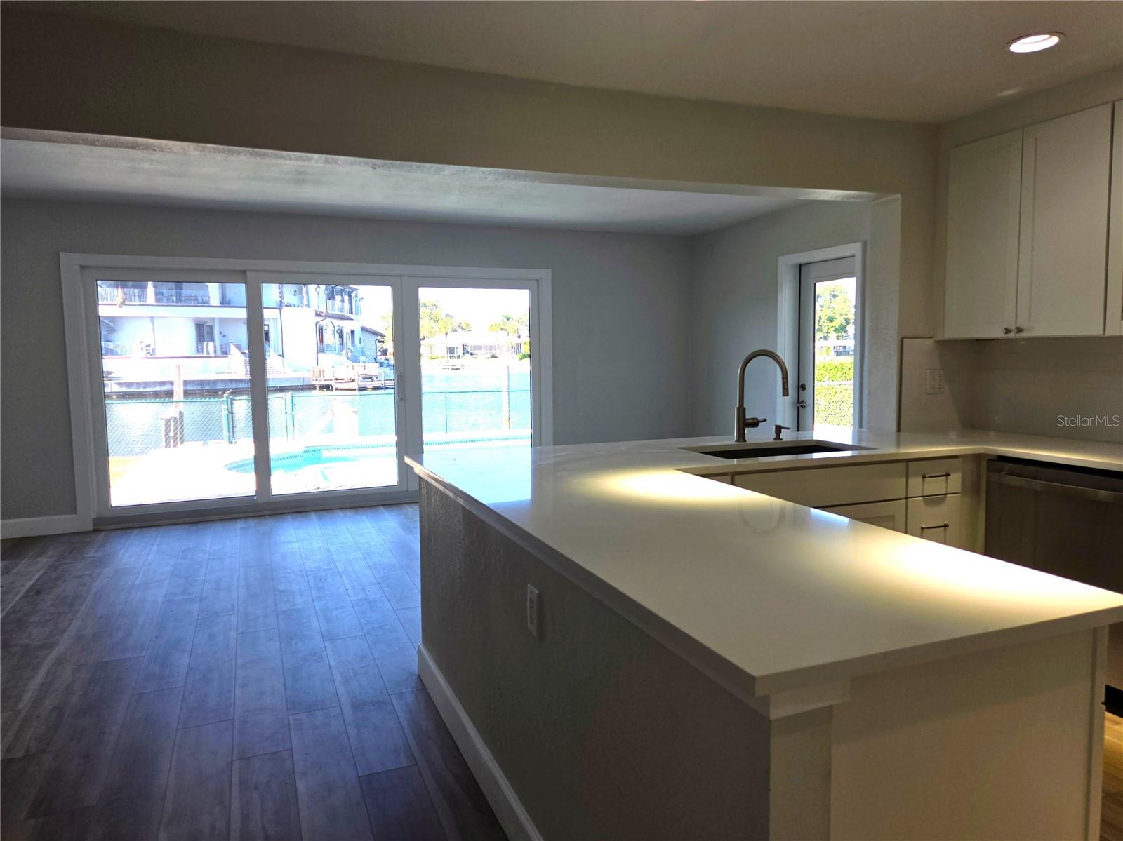 2053 MICHIGAN AVE NE, ST PETERSBURG, FL, 33703