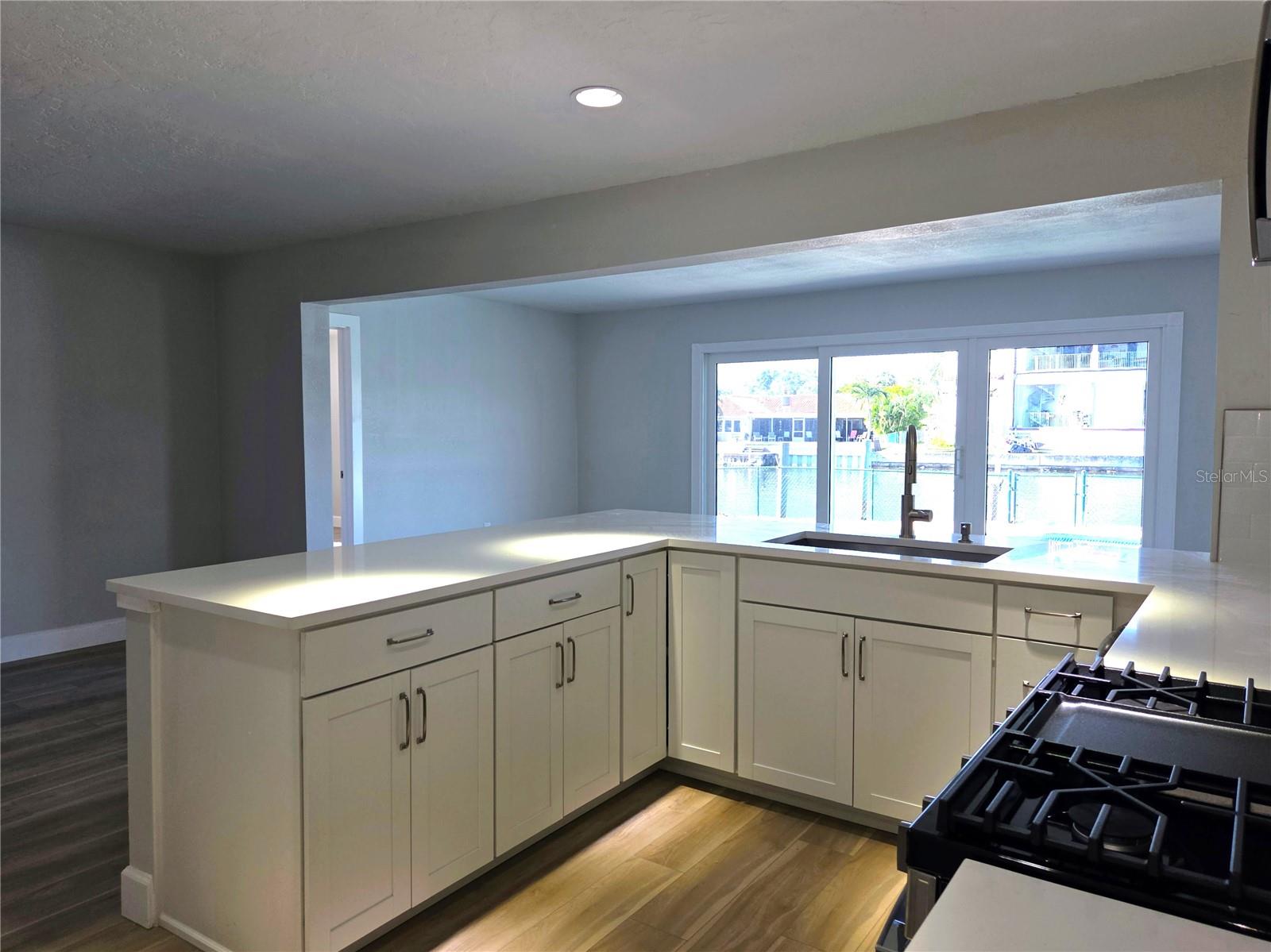 2053 MICHIGAN AVE NE, ST PETERSBURG, FL, 33703