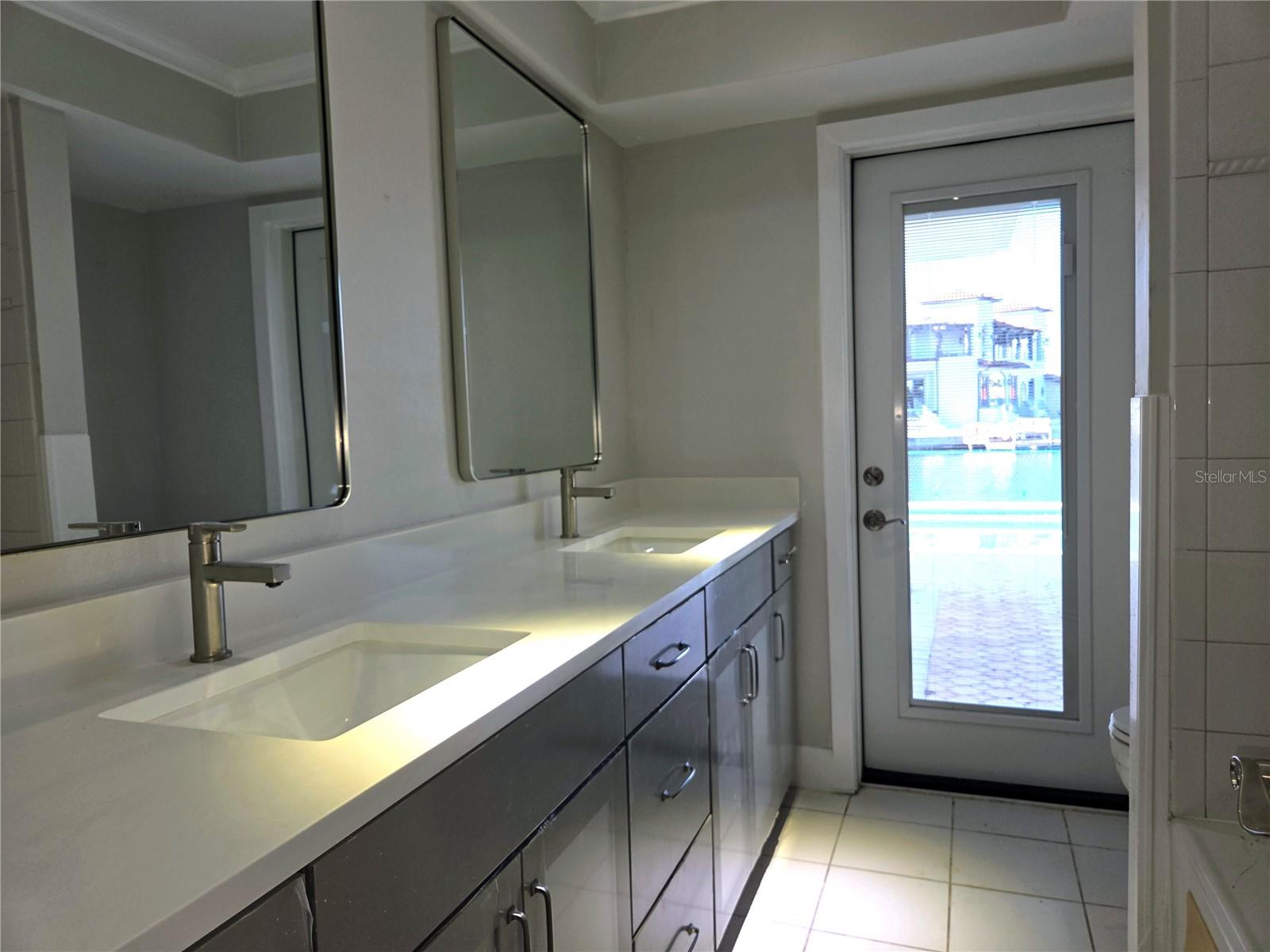 2053 MICHIGAN AVE NE, ST PETERSBURG, FL, 33703