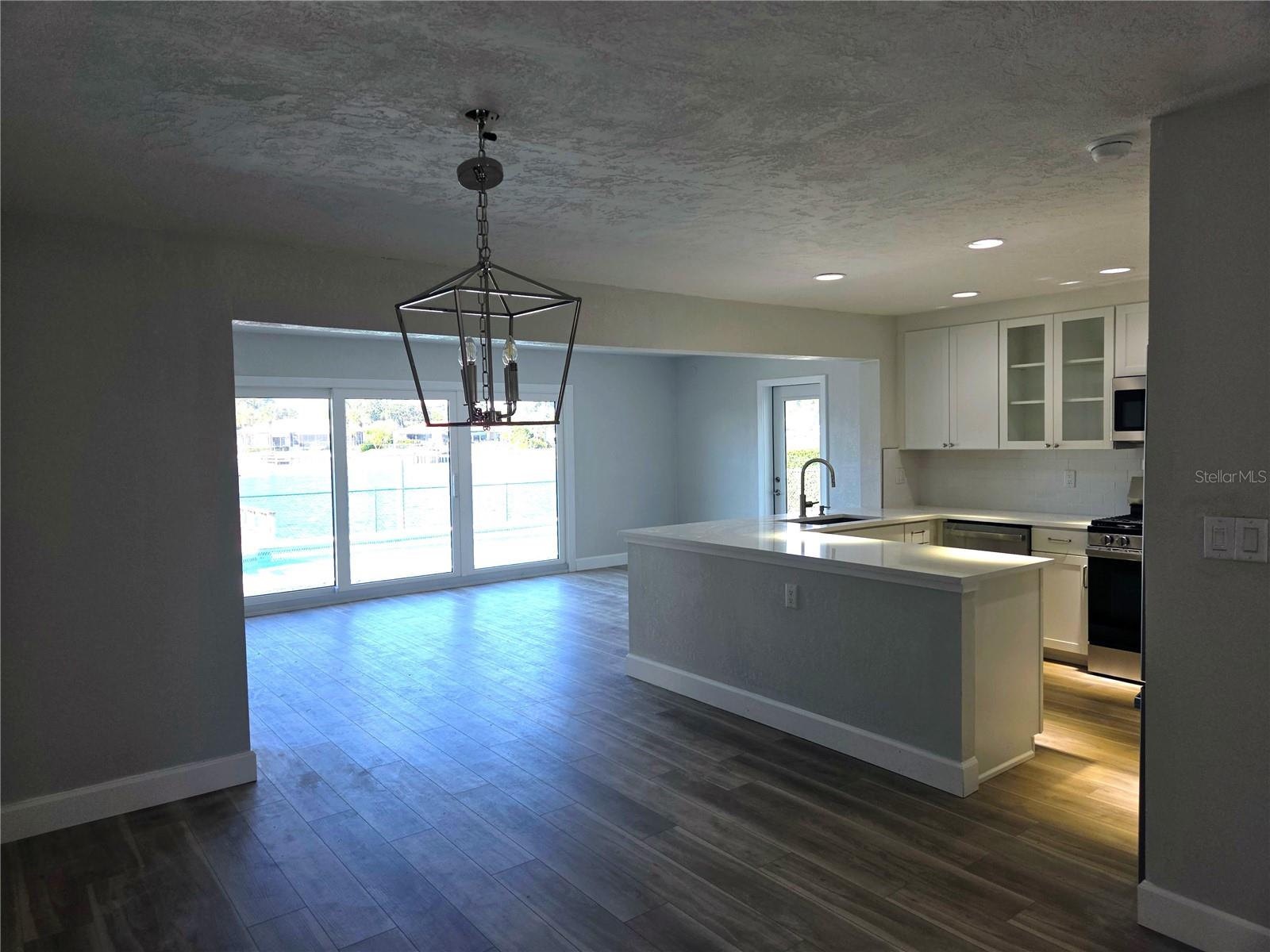 2053 MICHIGAN AVE NE, ST PETERSBURG, FL, 33703