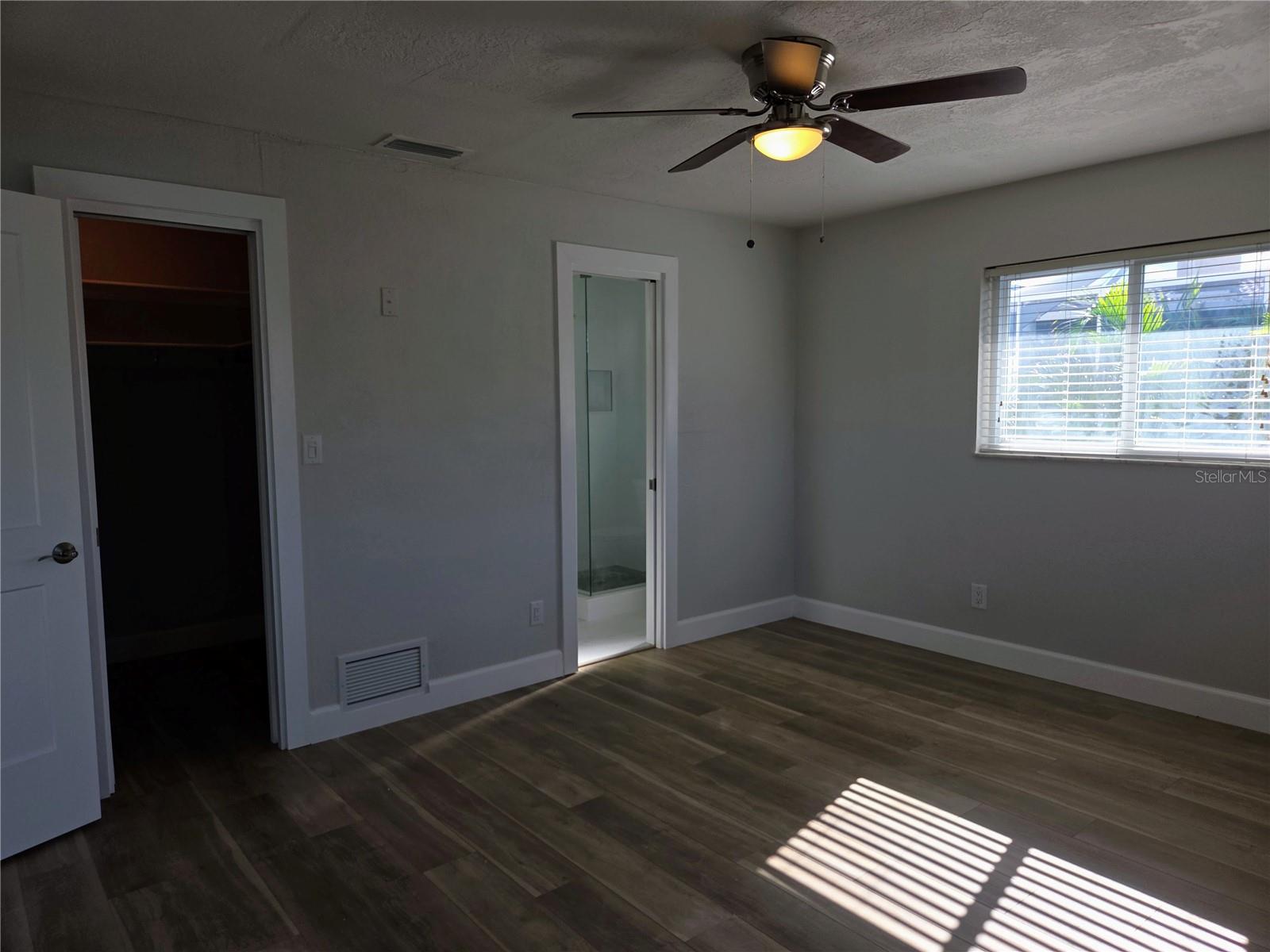 2053 MICHIGAN AVE NE, ST PETERSBURG, FL, 33703