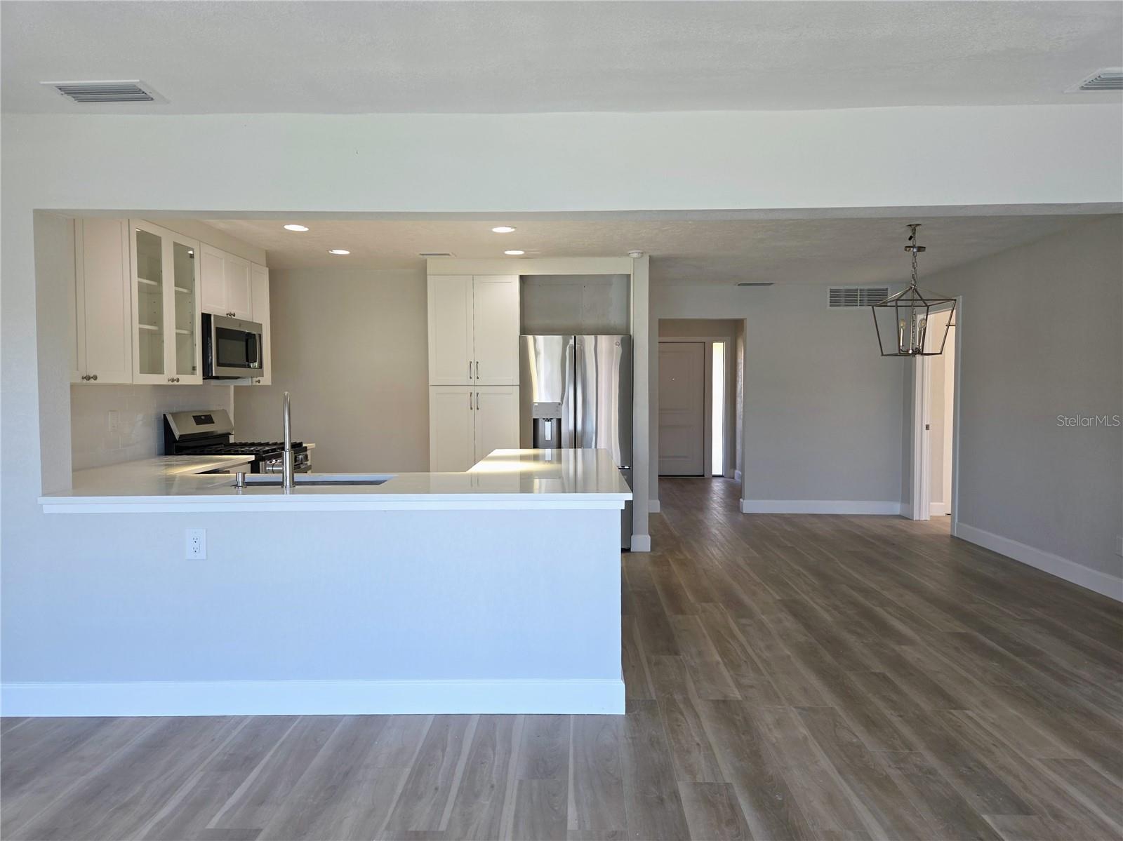 2053 MICHIGAN AVE NE, ST PETERSBURG, FL, 33703