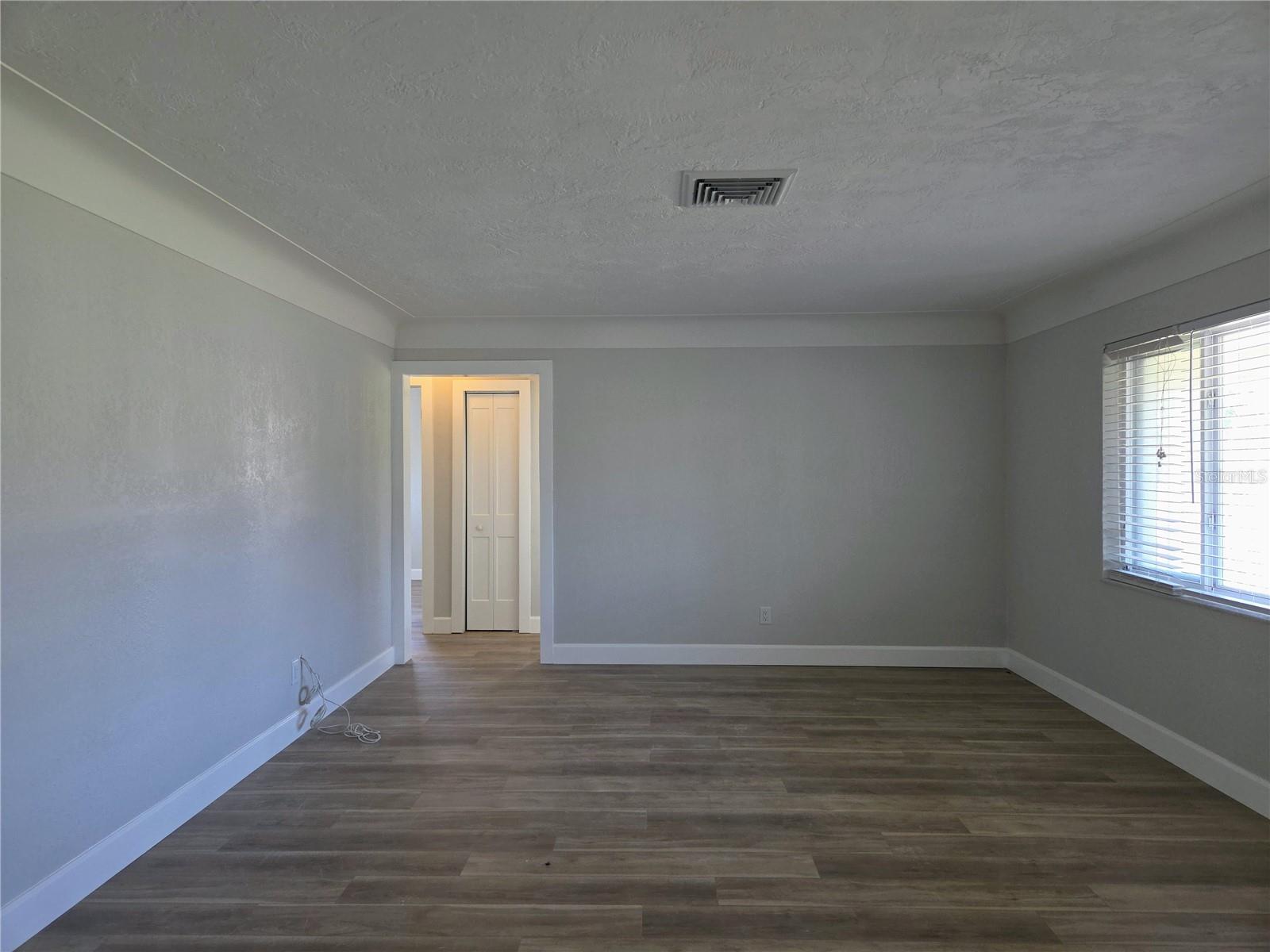 2053 MICHIGAN AVE NE, ST PETERSBURG, FL, 33703