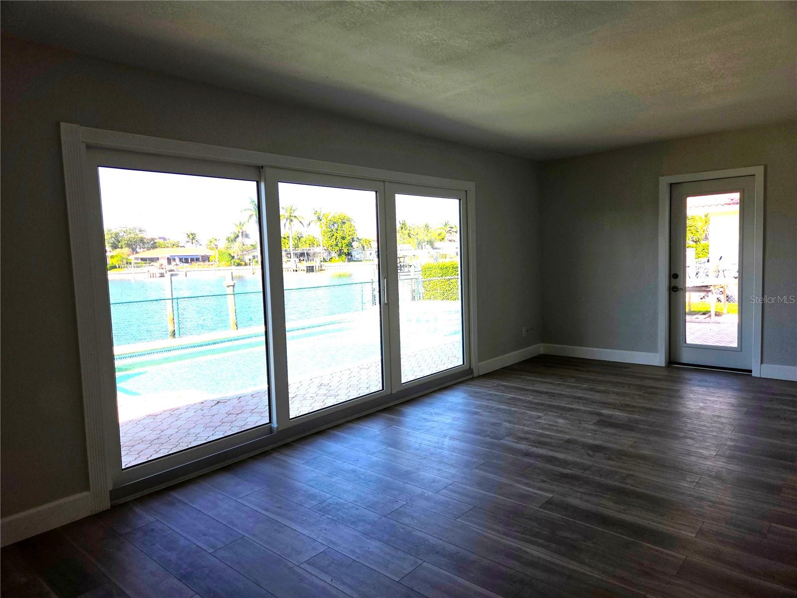 2053 MICHIGAN AVE NE, ST PETERSBURG, FL, 33703