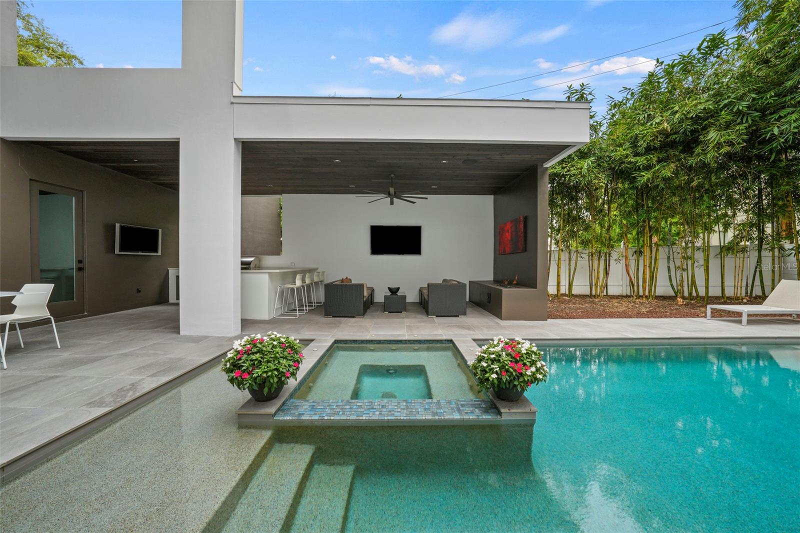 TB8428893 Property Photo