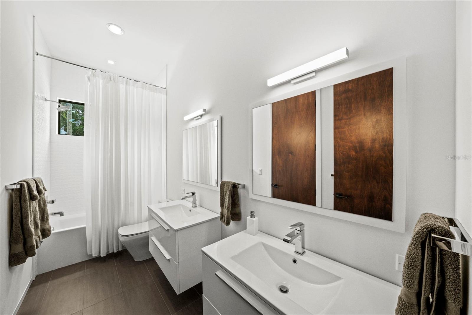 TB8428893 Property Photo