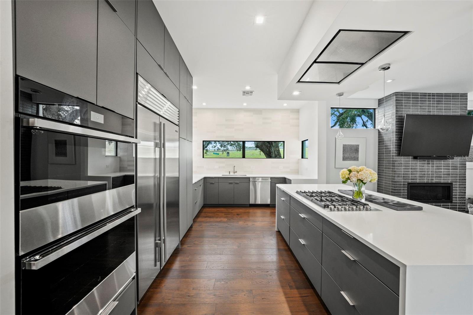 TB8428893 Property Photo