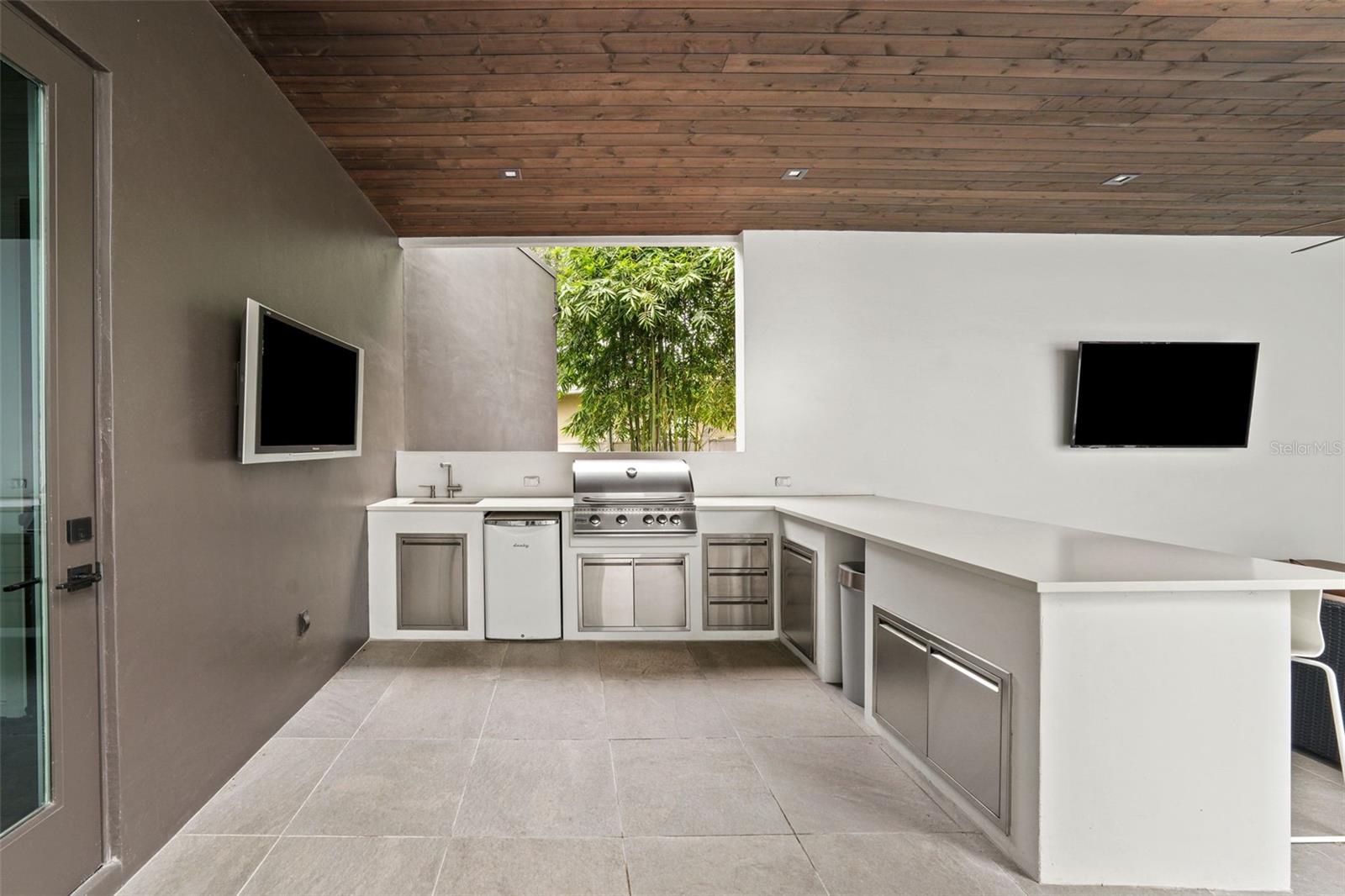 TB8428893 Property Photo