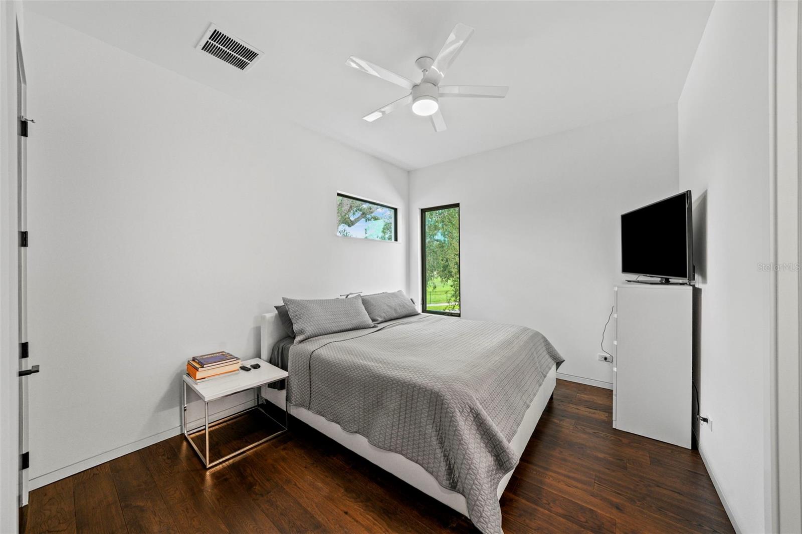 TB8428893 Property Photo