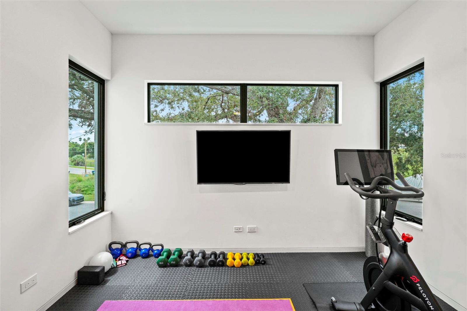 TB8428893 Property Photo