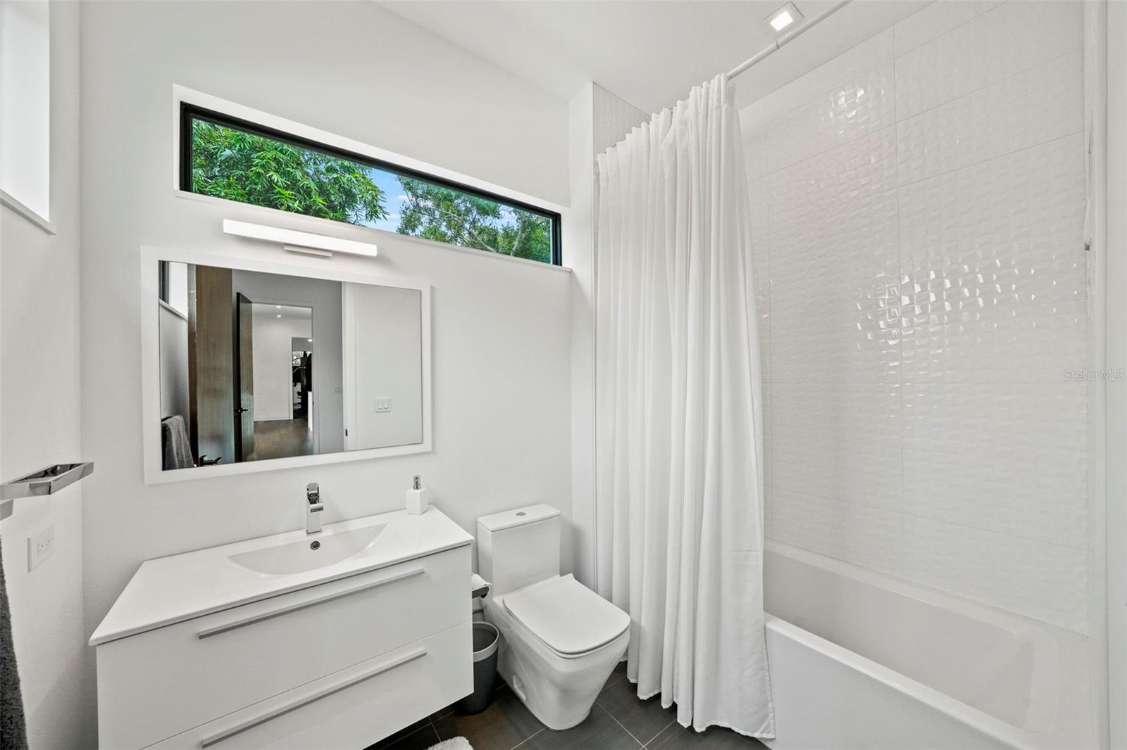 TB8428893 Property Photo