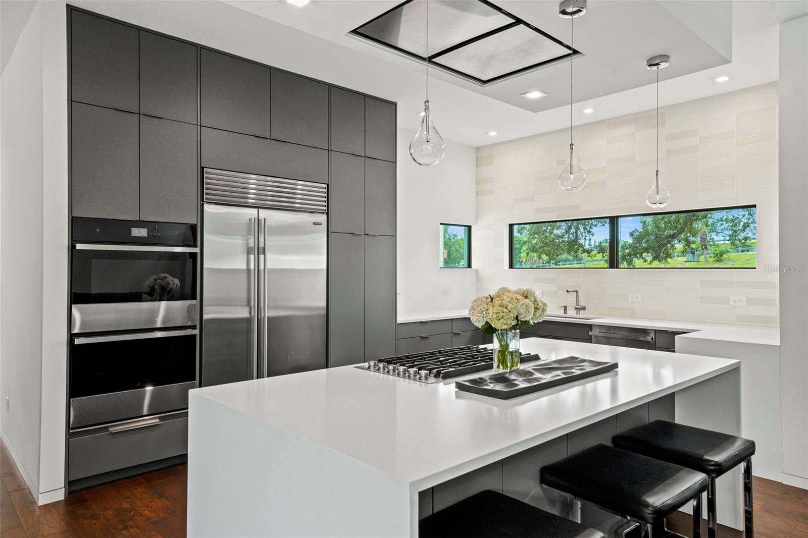 TB8428893 Property Photo