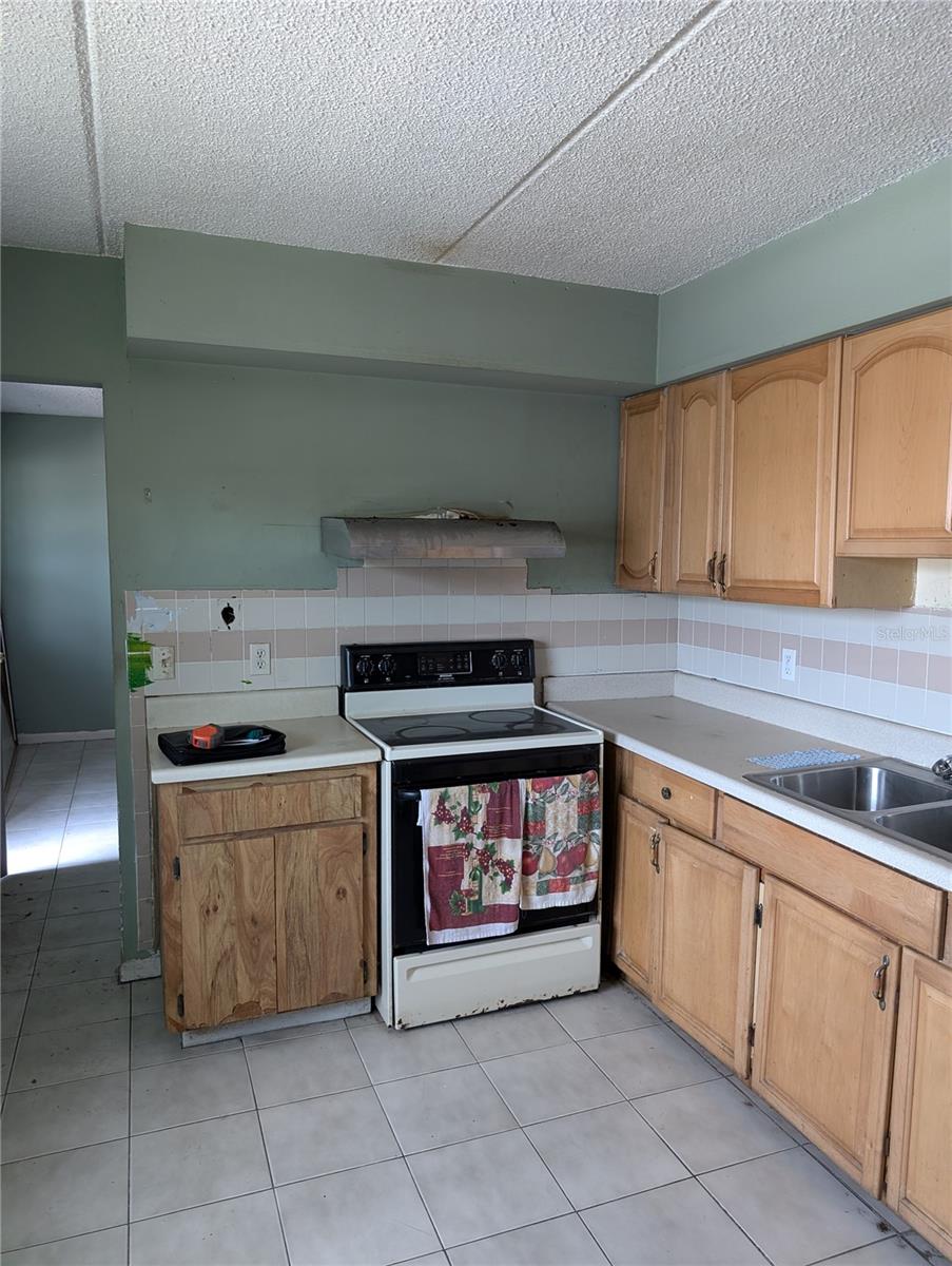 4416 N CLARK AVE #4, TAMPA, FL, 33614