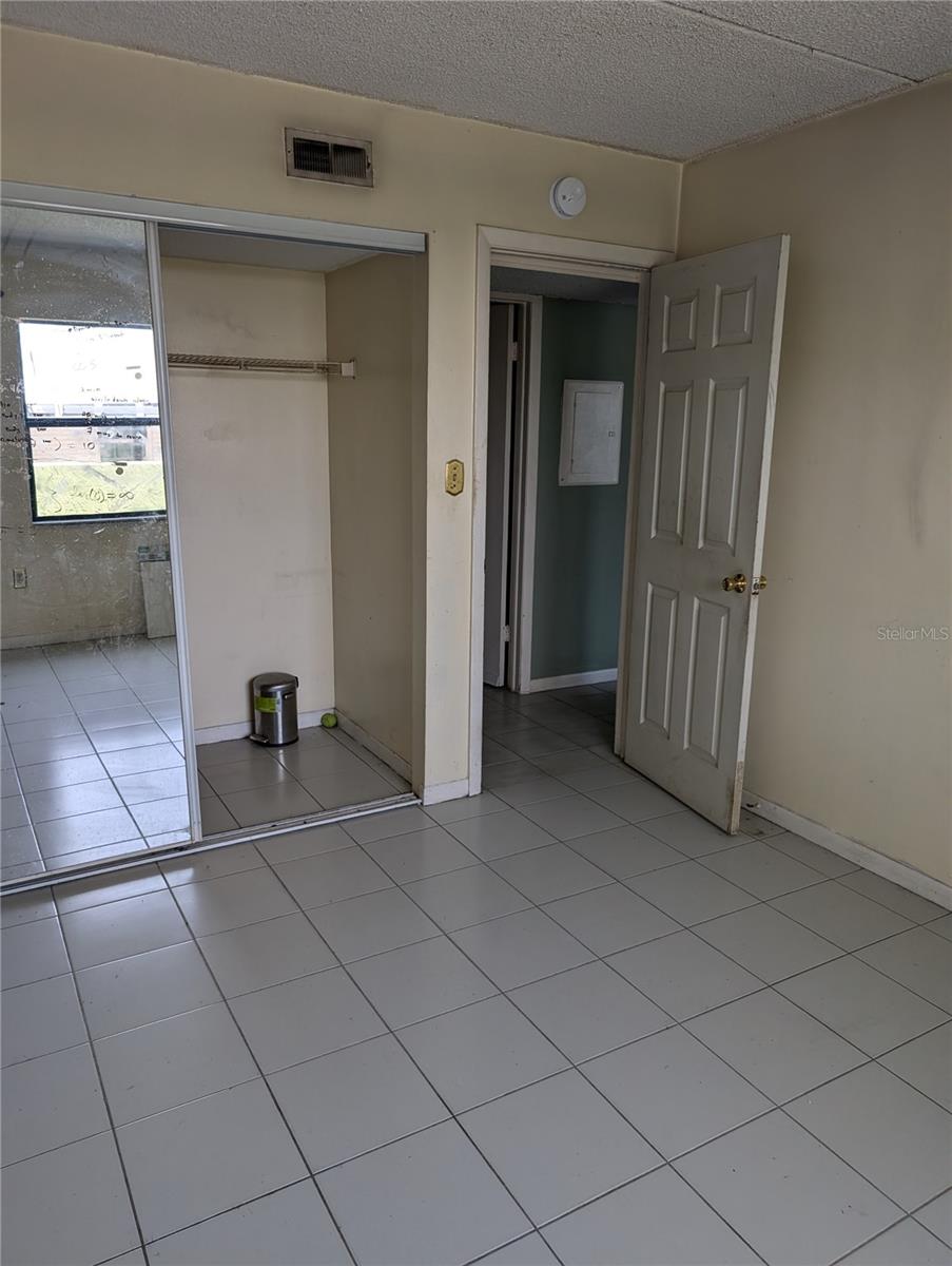 4416 N CLARK AVE #4, TAMPA, FL, 33614