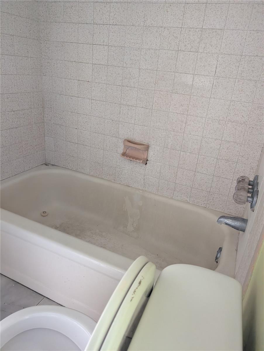 4416 N CLARK AVE #4, TAMPA, FL, 33614