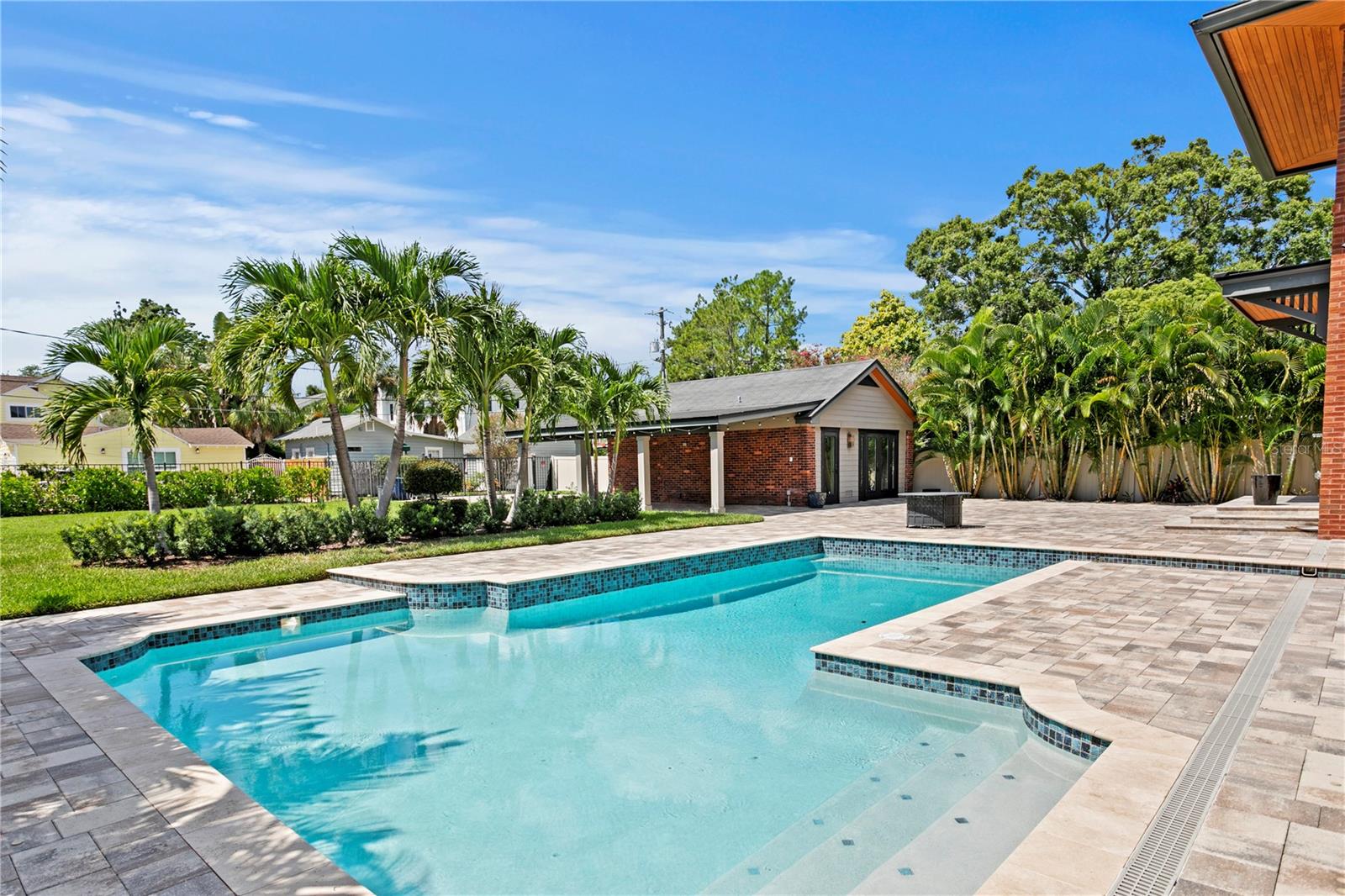 TB8428954 Property Photo