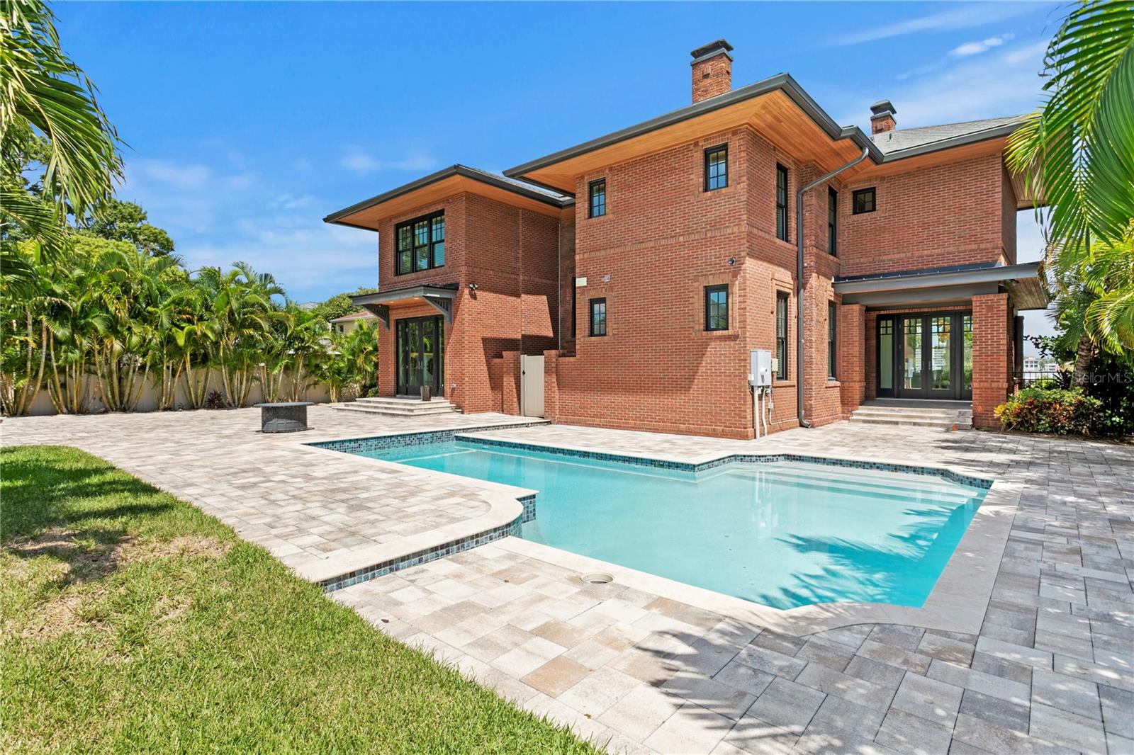 TB8428954 Property Photo