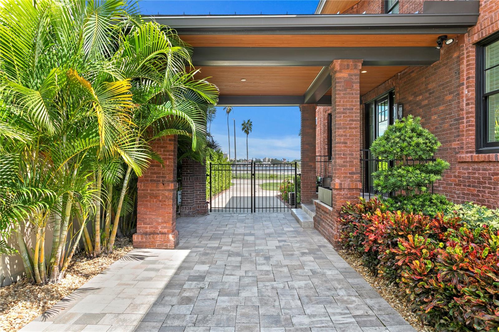 TB8428954 Property Photo