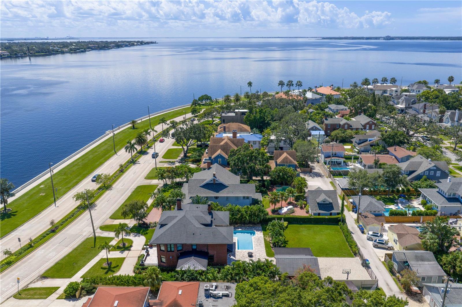 TB8428954 Property Photo