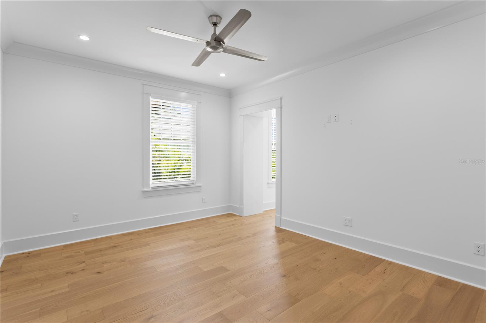 TB8428954 Property Photo