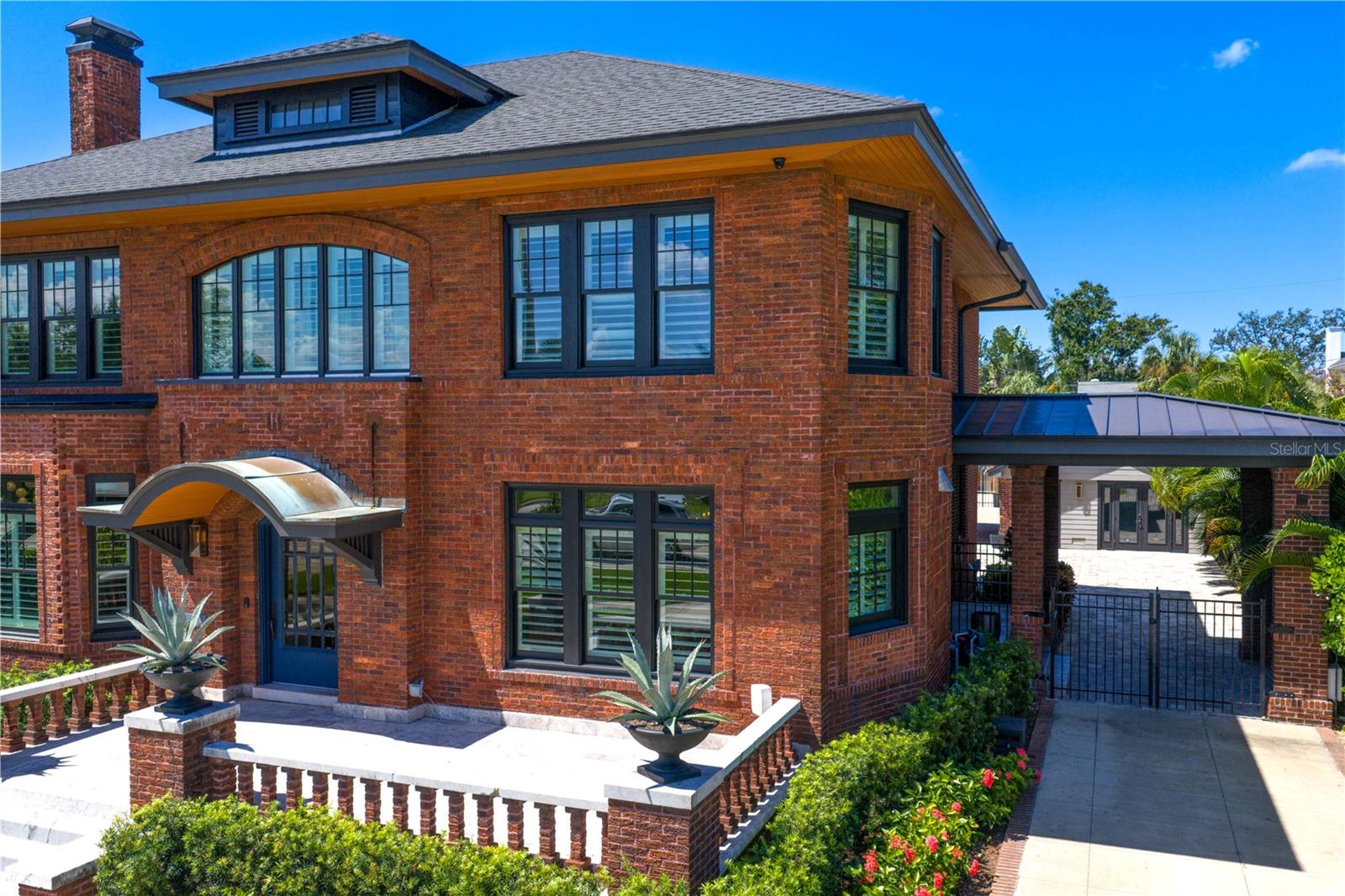 TB8428954 Property Photo